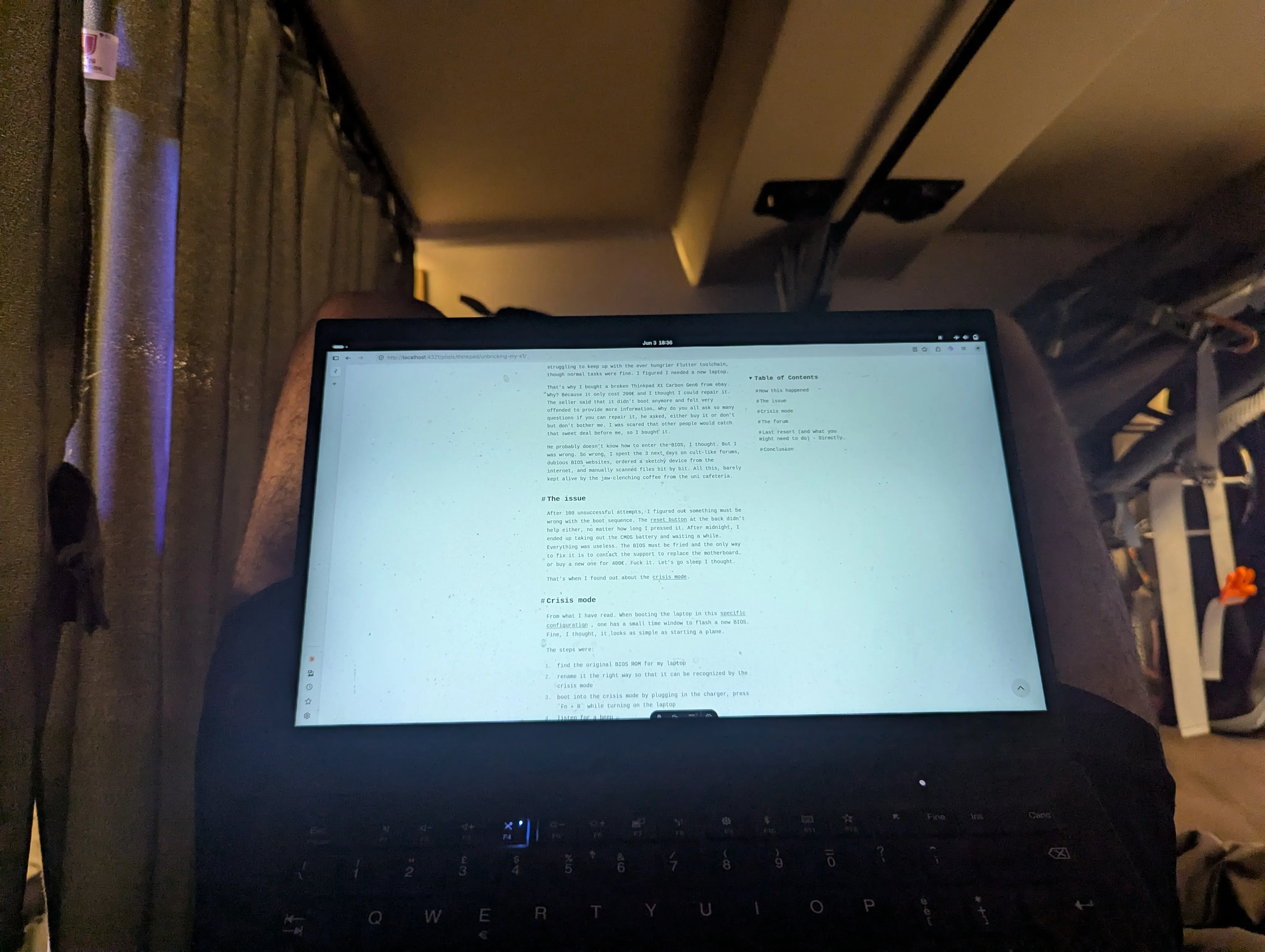 Writing this article in a nightbus in India. The fixed laptop is on my lap, still going strong after 1 year
